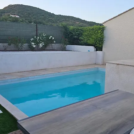 Calme Au Milieu Des Vignes Avec Piscine 2 *